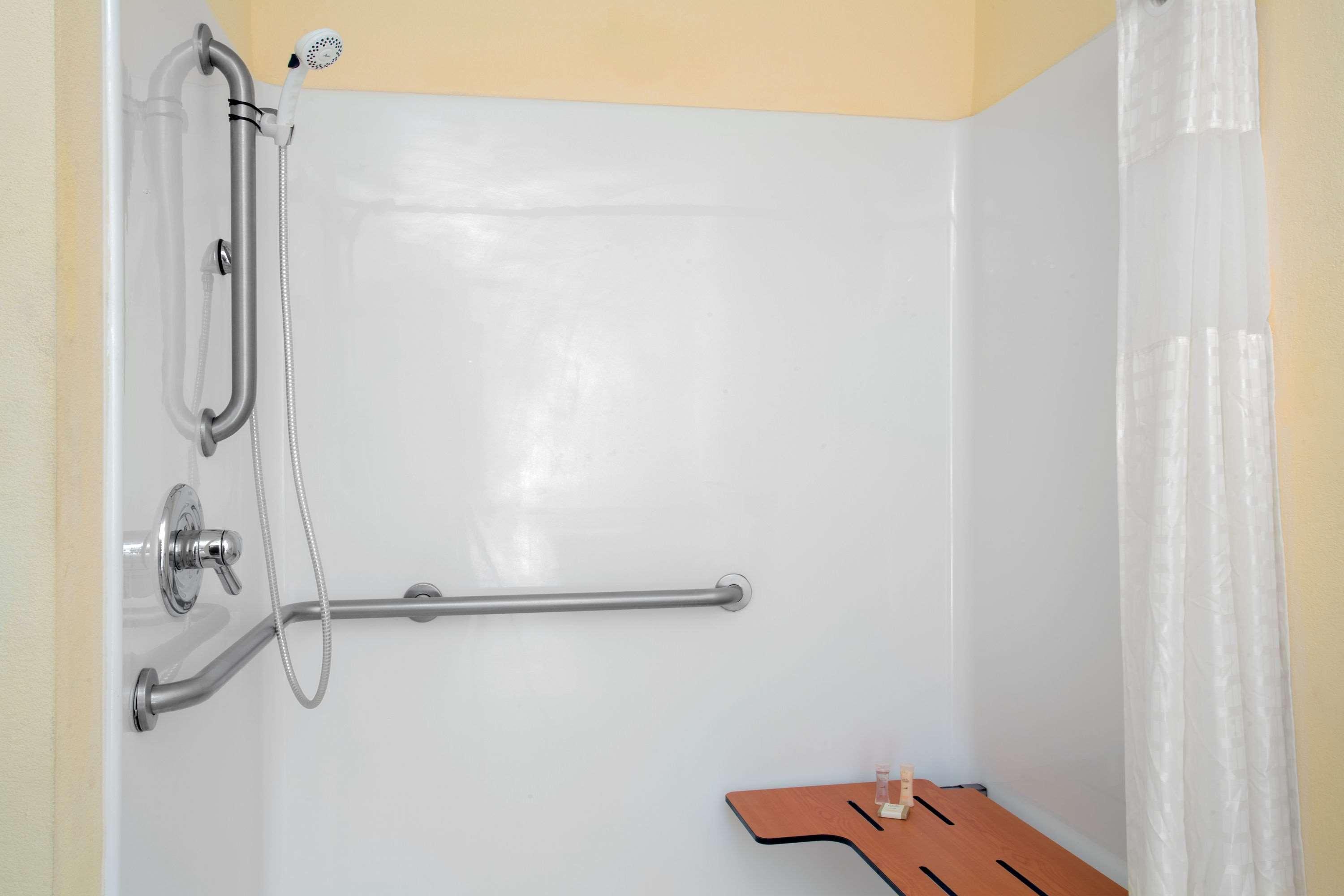 Howard Johnson By Wyndham Houma Esterno foto