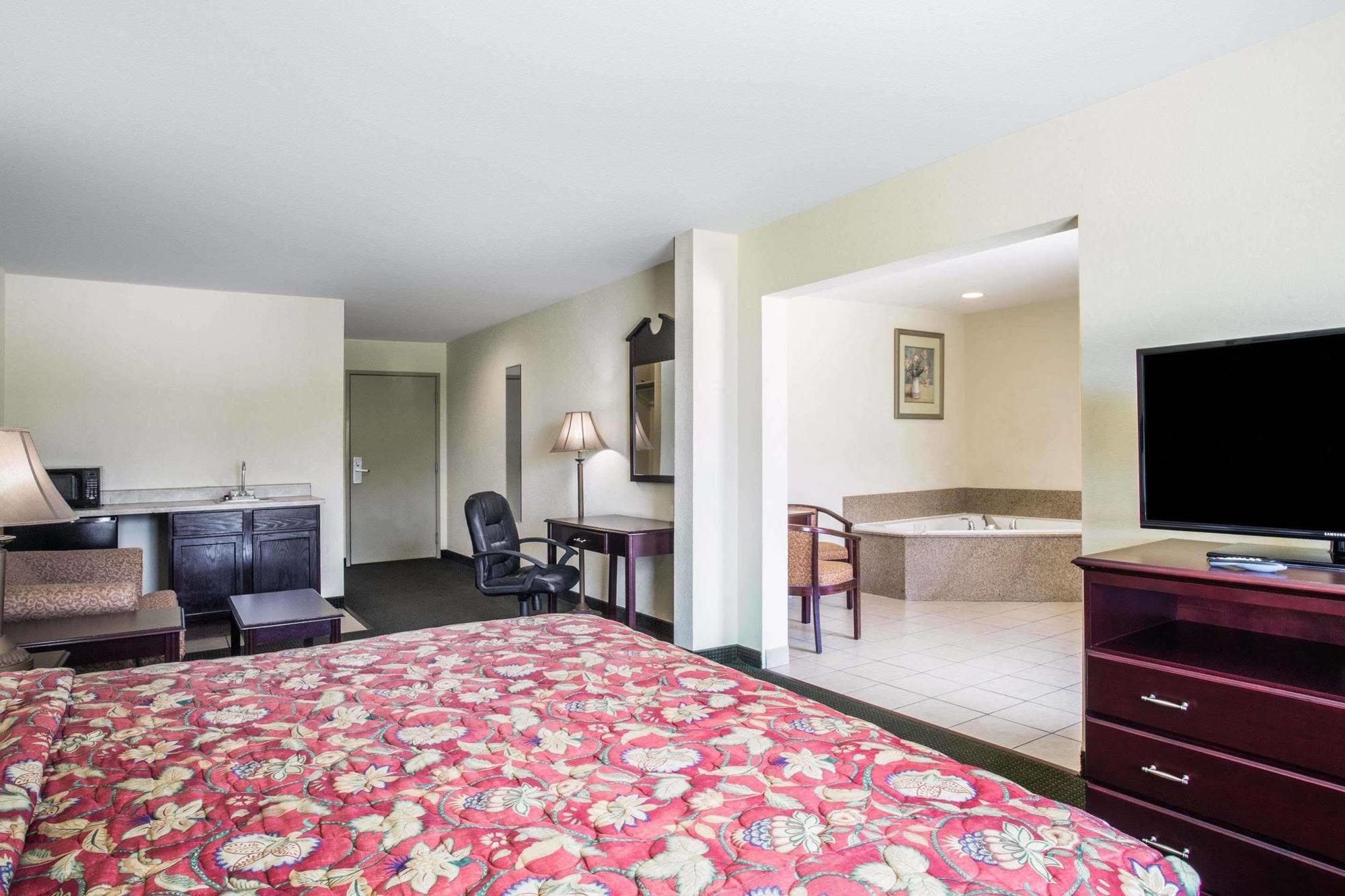 Howard Johnson By Wyndham Houma Esterno foto